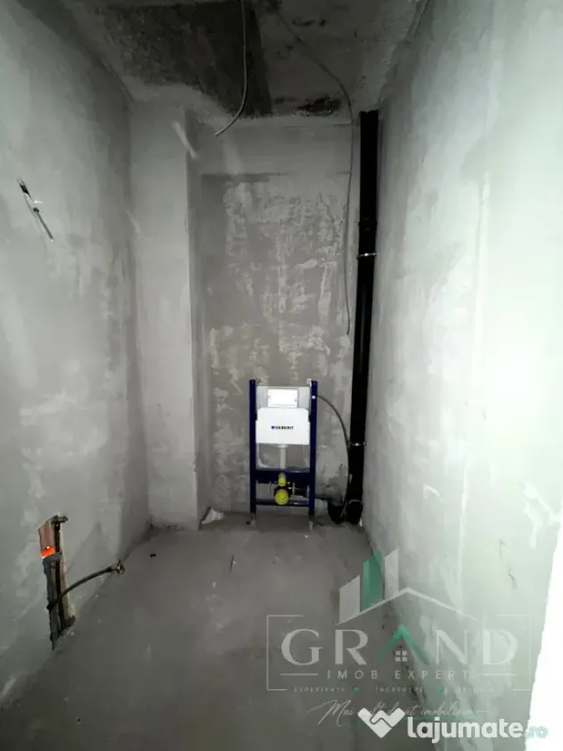 SPAȚIU COMERCIAL 120mp | 4 ÎNCĂPERI | 3 BAI | TERASĂ 20m - Floresti (Cluj)