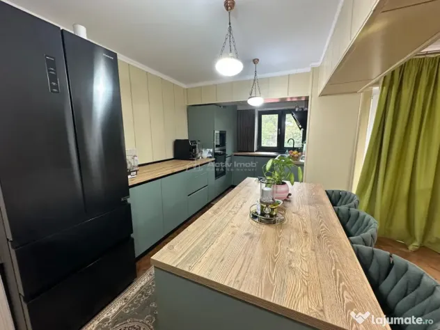 Resita, Apt.3 Cam.Decom.pe 2 nivele, V.Domanului - Resita (Caras-Severin)