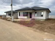 Casă noua 4 camere, apă, canalizare, gaze, asfalt, Dragomiresti Vale 