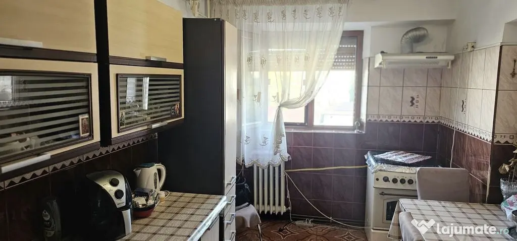 Apartament 2 camere de vanzare, IC Frimu, 57 mp, 2 balcoane, etaj 3/4 - Galati (Galati)