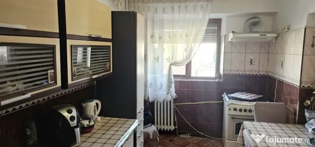 Apartament 2 camere de vanzare, IC Frimu, 57 mp, 2 balcoane, etaj 3/4 - Galati (Galati)
