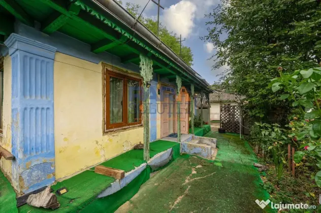 Casă interbelică + 3.060 mp intravilan, Trifești, 7,9 km de Roman - Trifesti (Neamt)