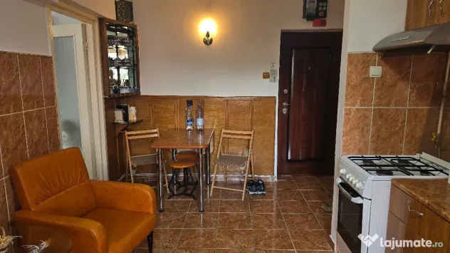 Inchiriez apartament 2 camere in Deva, zona Mihai Viteazu (Piata) et 3 - Deva (Hunedoara)