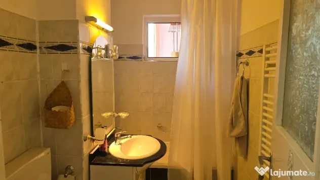 Inchiriez apartament 2 camere in Deva, zona Mihai Viteazu (Piata) et 3 - Deva (Hunedoara)