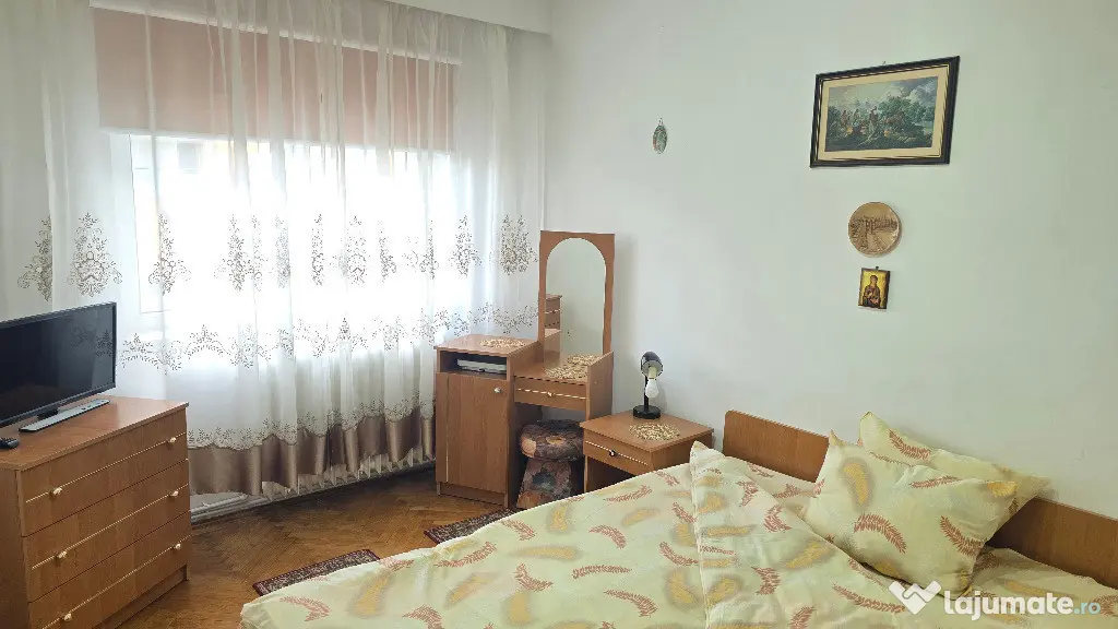 Inchiriez apartament 2 camere in Deva, zona Mihai Viteazu (Piata) et 3 - Deva (Hunedoara)