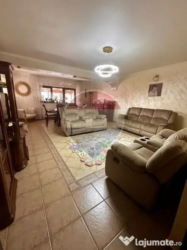 Casă / Vilă cu 8 camere de vânzare în Suceava - Suceava (Suceava)