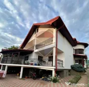 Casă / Vilă cu 8 camere de vânzare în Suceava