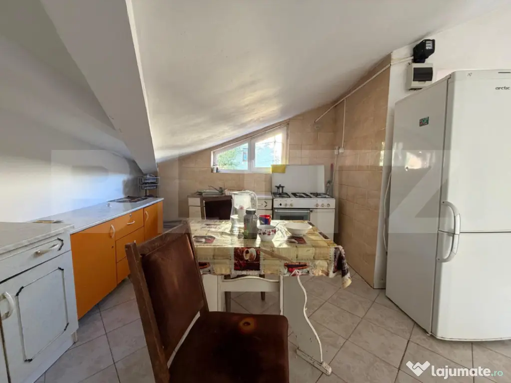 Camera de inchiriat la casa– 250 €/luna, utilitati inclu - Brasov (Brasov)