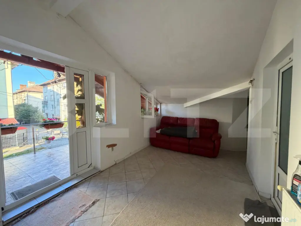 Camera de inchiriat la casa– 250 €/luna, utilitati inclu - Brasov (Brasov)