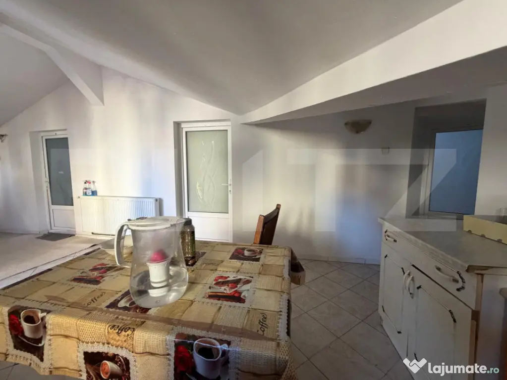 Camera de inchiriat la casa– 250 €/luna, utilitati inclu - Brasov (Brasov)