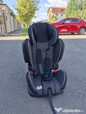 Vând scaun auto pentru bebe 