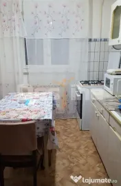 APARTAMENT 3 CAMERE DECOMANDAT