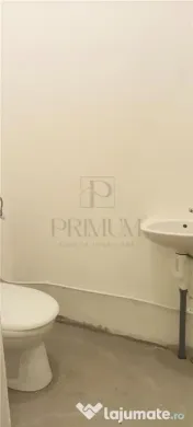 Spatiu comercial cu intrare din strada si vitrina - Ultracen 