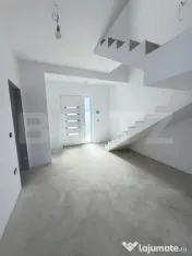 Duplex Modern în Dumbrăvița | Garaj, Curte Amenajată, 3 