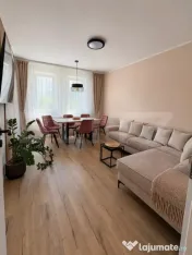 Apartament 3 camere de vanzare, decomandat, 63 mp, zona Bros