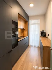 Apartament 3 camere de vanzare, decomandat, 63 mp, zona Bros