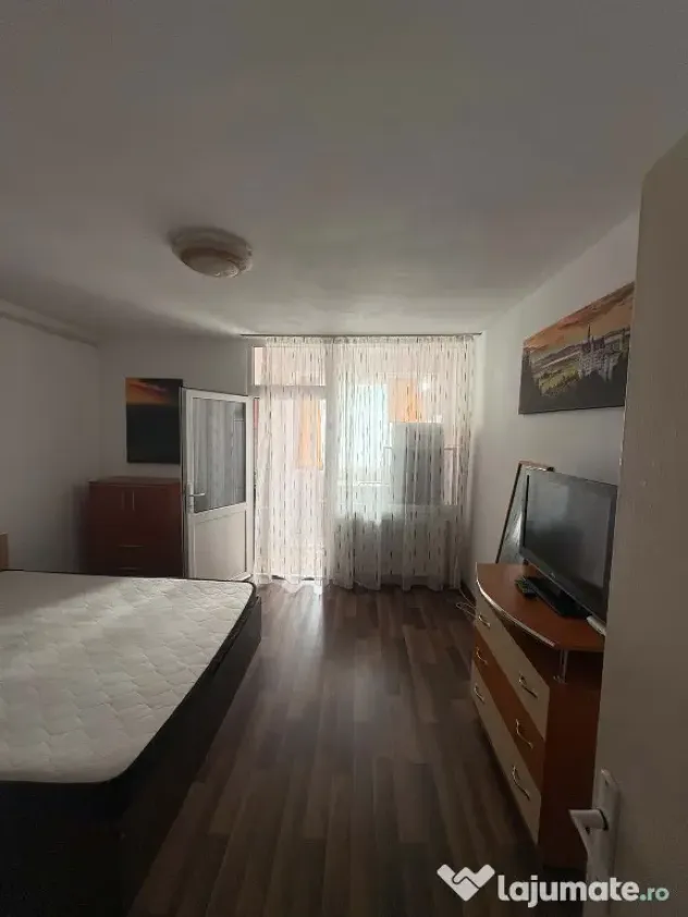 Garsoniera zona ASTRA,STR SATURN - Brasov (Brasov)