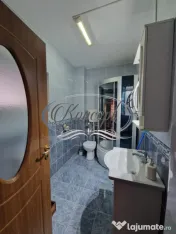 Casa cu 5 camere, garaj si curte in Andrei Muresanu 