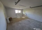Casa cu 5 camere, garaj si curte in Andrei Muresanu 