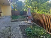 Casa cu 5 camere, garaj si curte in Andrei Muresanu 