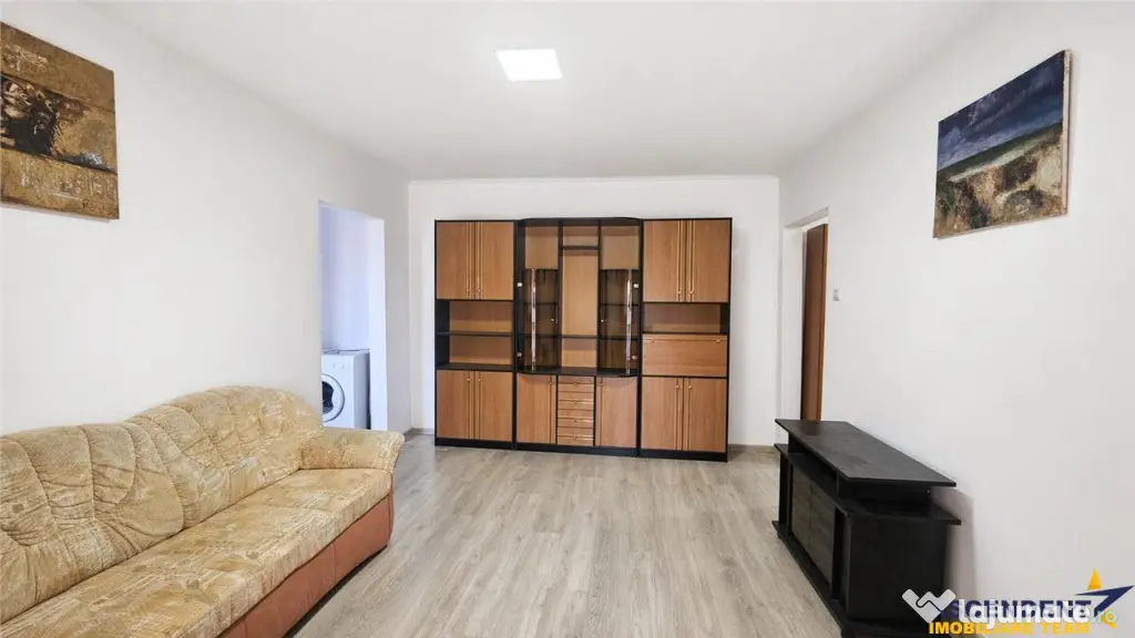 Cochet si ergonomic, mobilat, echipat, balcon, zona centrala - Brasov (Brasov)