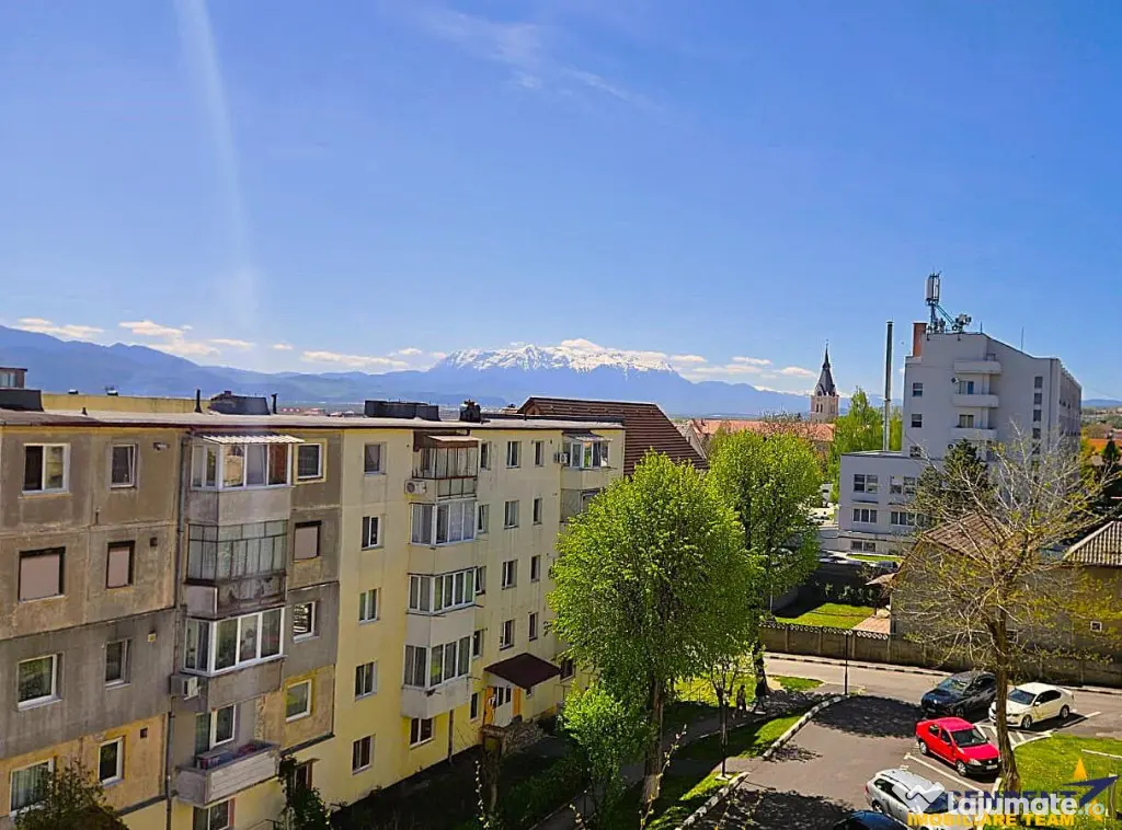 Cochet si ergonomic, mobilat, echipat, balcon, zona centrala - Brasov (Brasov)