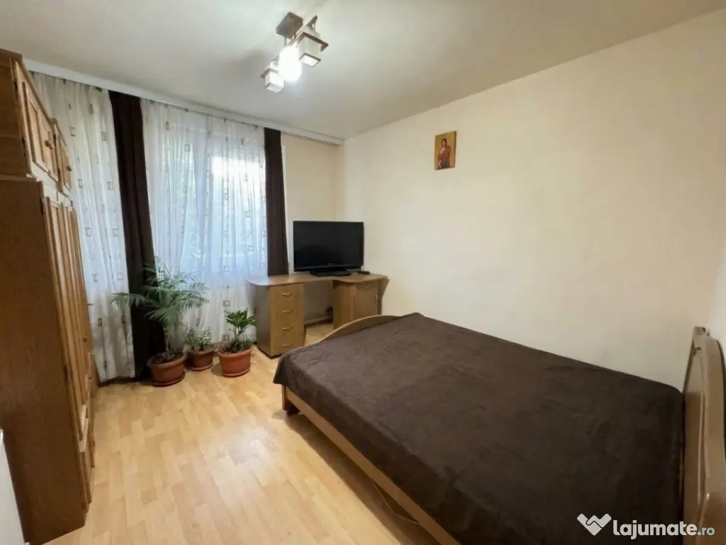 Apartament 4 camere de închiriat în zona Brătianu, termen - Constanta (Constanta)