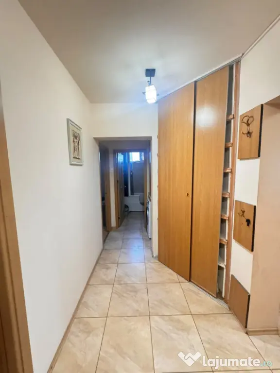Apartament 4 camere de închiriat în zona Brătianu, termen - Constanta (Constanta)