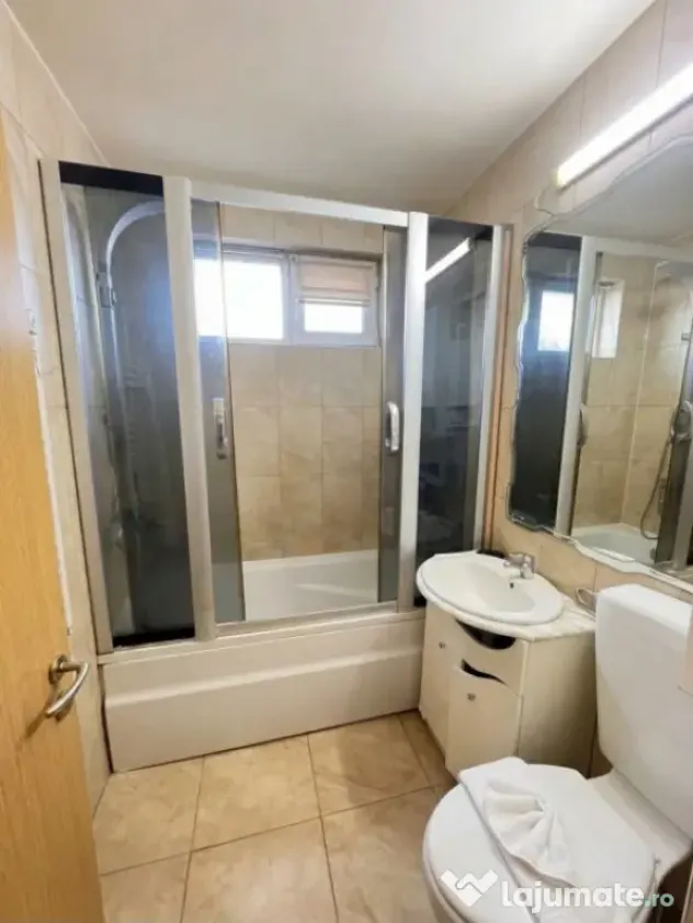 Apartament 4 camere de închiriat în zona Brătianu, termen - Constanta (Constanta)