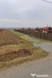DE VÂNZARE – TEREN 1.000 MP | SIRETU, COMUNA SĂUCEȘTI, BACĂU