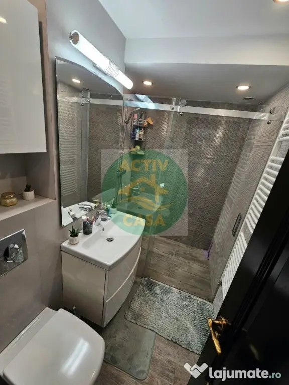 DE VÂNZARE – Apartament 4 camere, 103 MP DE CONFORT! - Roman (Neamt)