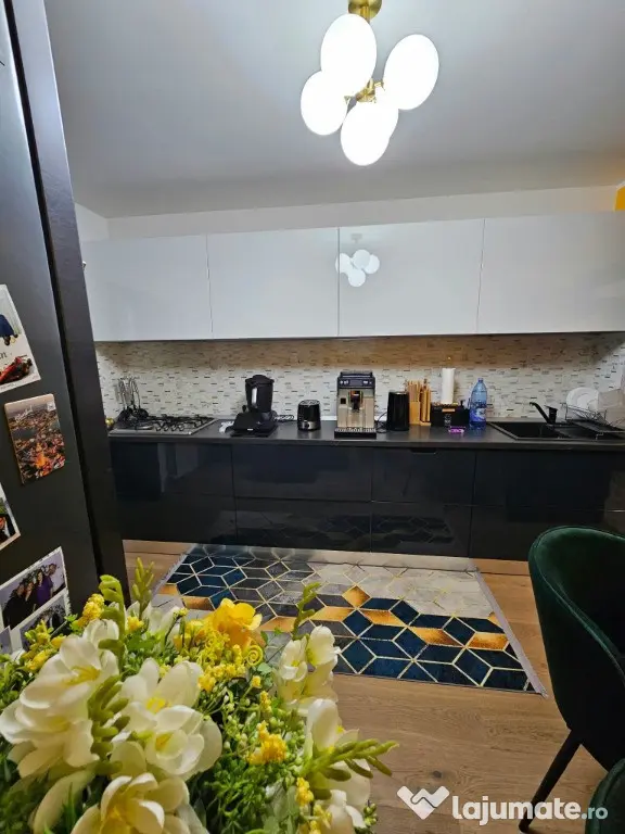 DE VÂNZARE – Apartament 4 camere, 103 MP DE CONFORT! - Roman (Neamt)