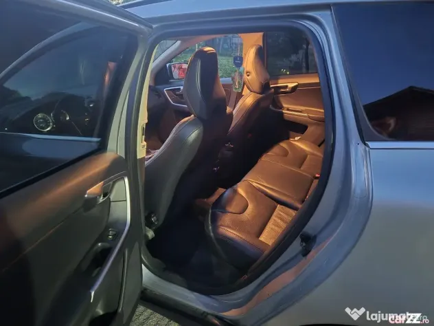Volvo xc 60 diesel 2011 - Albestii de Arges (Arges)