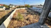 Casă spațioasă, cu arhitectură deosebită și teren de 1