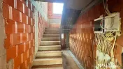 Casă spațioasă, cu arhitectură deosebită și teren de 1