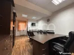 Spatiu de birouri mobilat de inchiriat acces stradal si curt