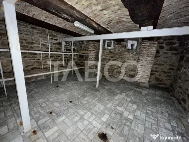 Casa familiala pentru locuit sau vacanta , spatioasa si conf - Voila (Brasov)