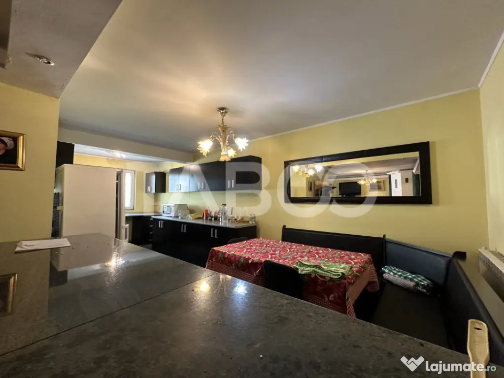 Casa familiala pentru locuit sau vacanta , spatioasa si conf - Voila (Brasov)