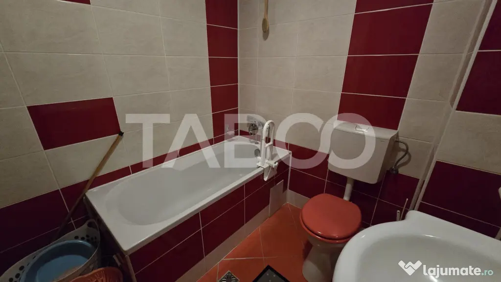 Apartament de vanzare 3 camere la etaj intermediar zona Pict - Sibiu (Sibiu)