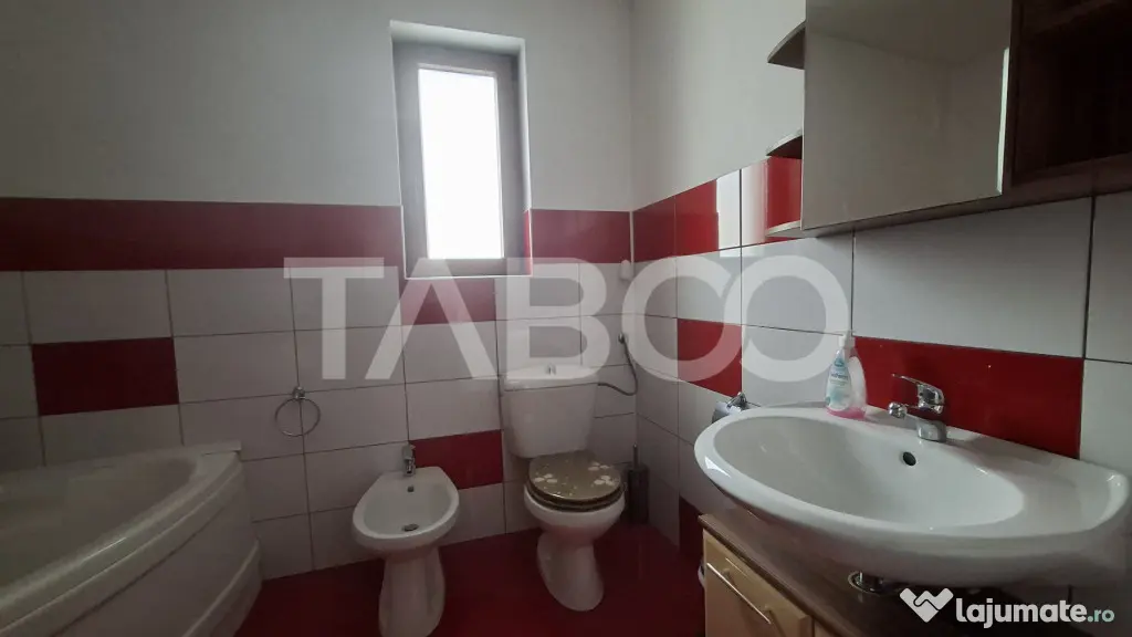 Casa individuala de vanzare cu gradina acces auto si garaj T - Sibiu (Sibiu)