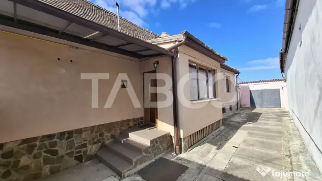 Casa individuala de vanzare cu gradina acces auto si garaj T - Sibiu (Sibiu)