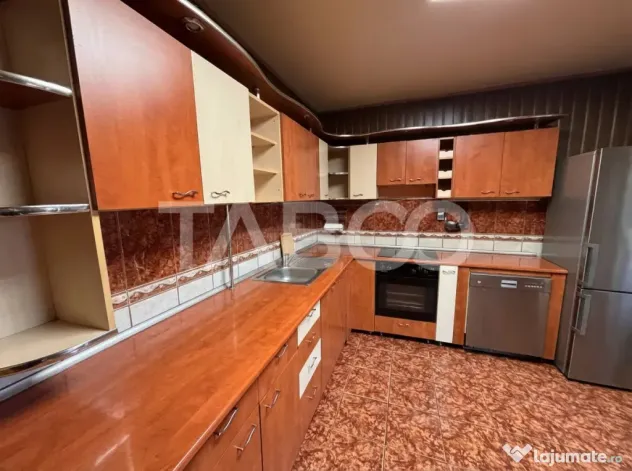 Casa individuala de vanzare cu 5 camere spatiu comercial 3 - Sibiu (Sibiu)