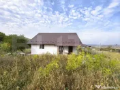 Casa individuala, 100 mp, 3.018 mp teren, zona Comarna
