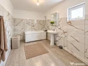 Casa individuala, 100 mp, 3.018 mp teren, zona Comarna