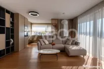 Apartament de lux de vanzare cu 3 camere cu gradina de 200 m