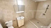 Casă renovată - situată central în satul Aurel Vlaicu 
