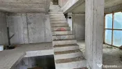 Casă/ Pensiune la gri de vânzare Dâmbovicioara, Piatra Craiului 