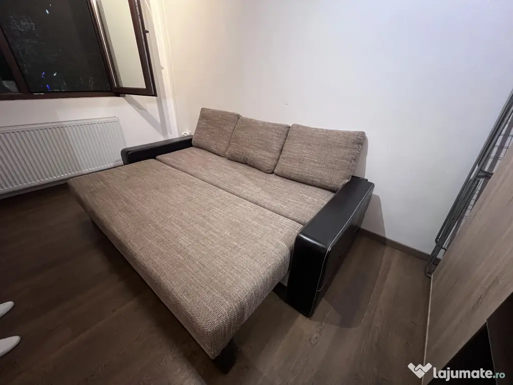 OFERTĂ! Canapea extensibilă 2m, cu ladă depozitare + 3 perne – PREȚ NEGOCIABIL!