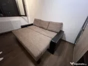 OFERTĂ! Canapea extensibilă 2m, cu ladă depozitare + 3 perne – PREȚ NEGOCIABIL!