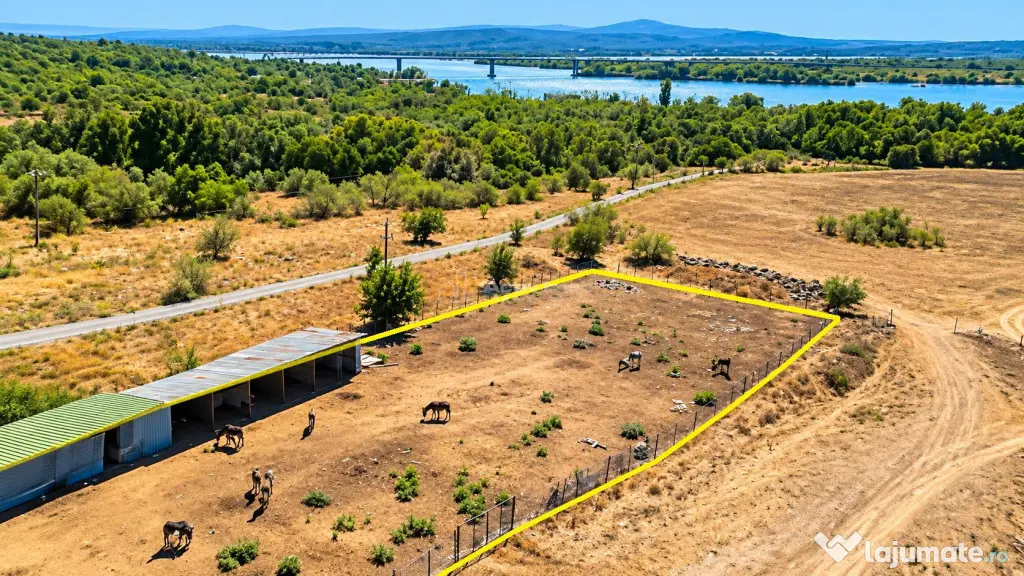 Moldova Noua | Teren 3.300 MP Afacere | ZERO COMISION - Moldova Noua (Caras-Severin)